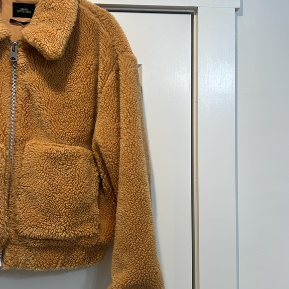Urban Outfitters camel colored Sherpa jacket size medium. In perfect condition! - Picture 5 of 11